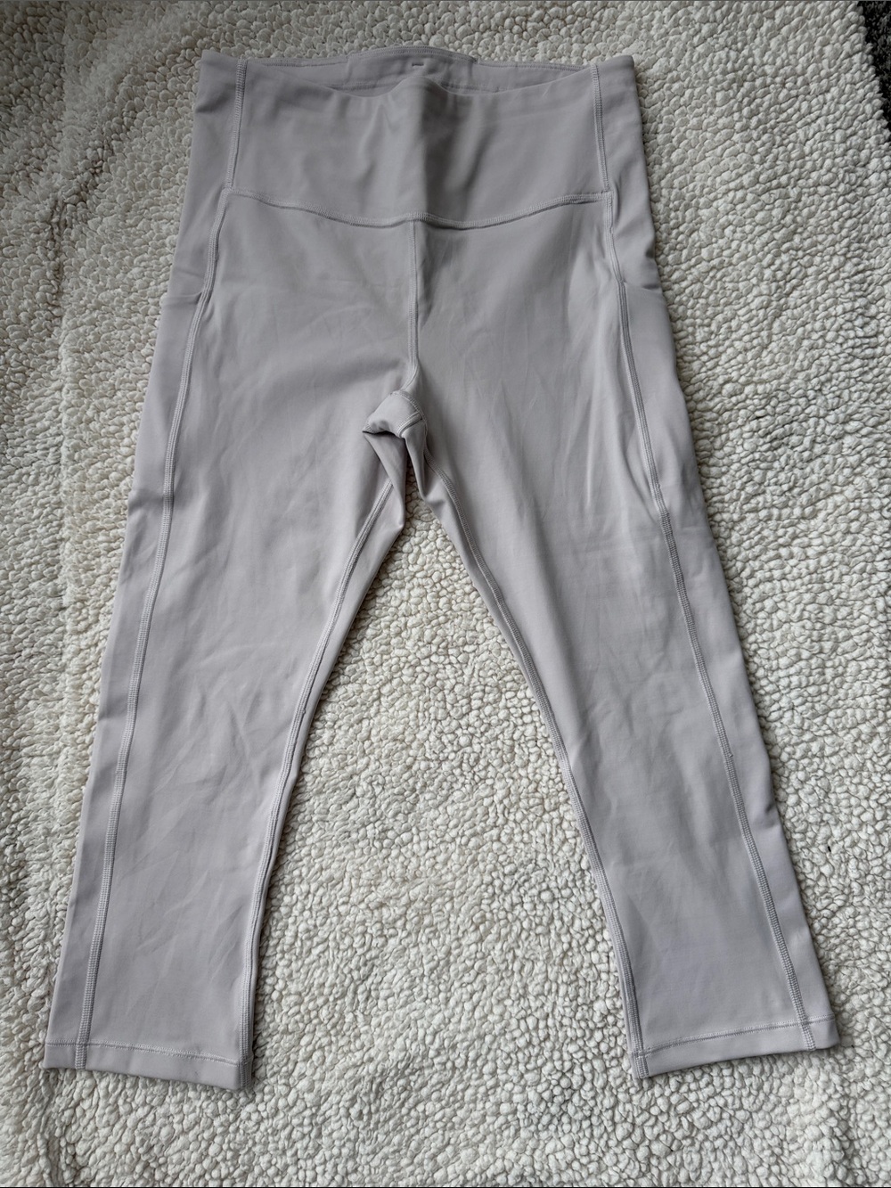 Athleta Ultimate Stash Pocket Capri Size M Veil Grey